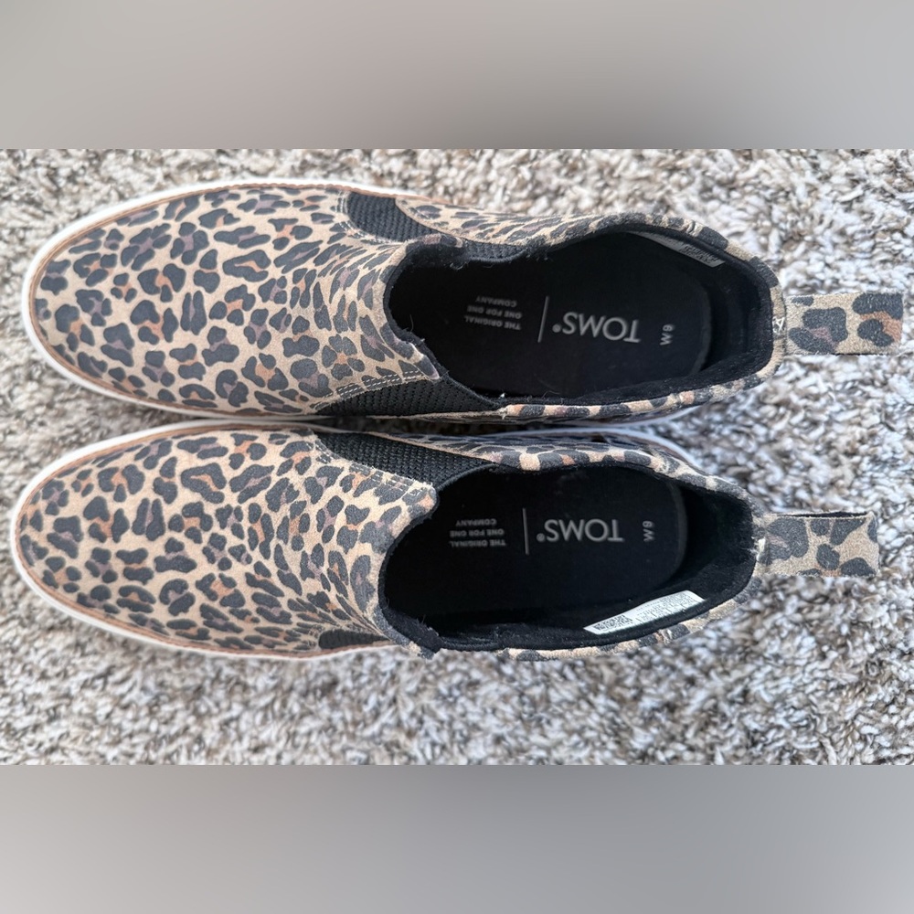 TOMS Women's Black and Tan Leopard Sneakers Bryce size 9